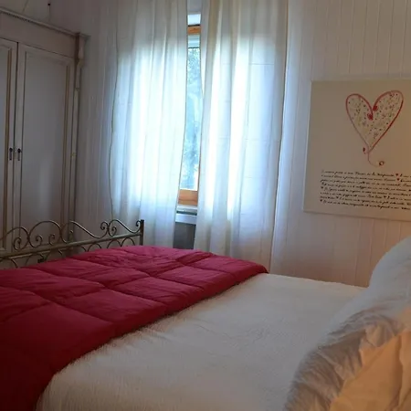 La Contea Panzió 4*